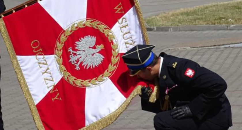 Mł. bryg. Krystian Masalski został nowym komendantem Komendy Państwowej Powiatowej Państwowej Straży Pożarnej w Bartoszycach (Fot. Andrzej Zawadzki)