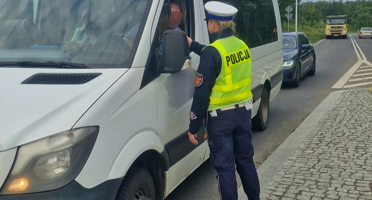 Policja apeluje o rozwagę i przypomina, że nawet niewielka ilość alkoholu we krwi negatywnie wpływa na zdolność koncentracji, refleks i podejmowania decyzji – co może prowadzić do tragicznych wypadków
