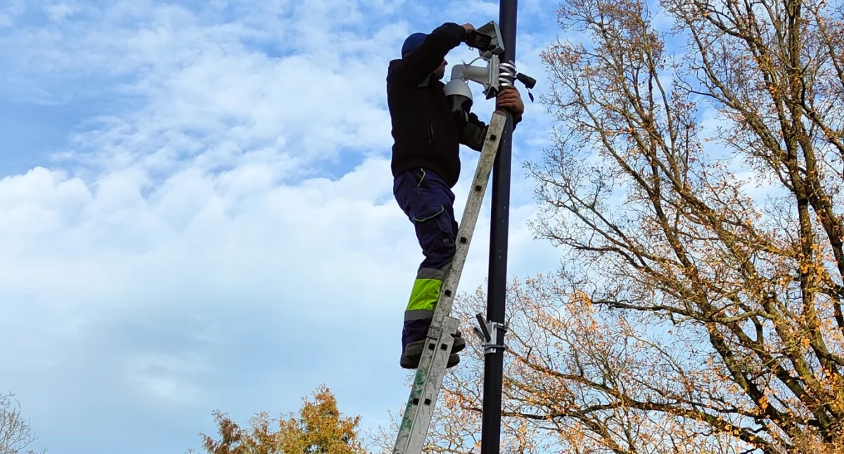 Jak podkreśla magistrat, głównym celem inwestycji jest zwiększenie bezpieczeństwa mieszkańców, ochrona miejskiej infrastruktury oraz poprawa ładu w przestrzeni publicznej (Fot. UMiG Bisztynek)