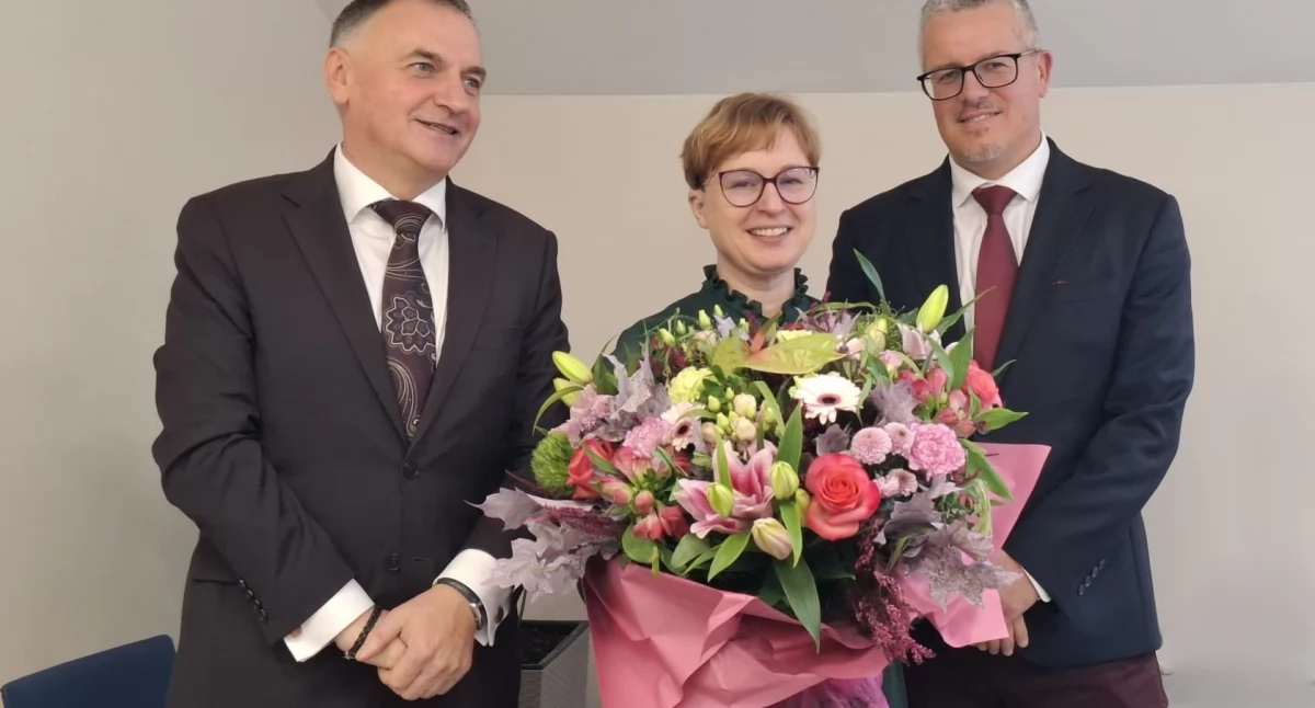 Na zdjęciu od lewej: Prezes Sądu Apelacyjnego w Białymstoku Pan sędzia Marek Szymanowski, Prezes Sądu Rejonowego w Bartoszycach Pani sędzia Ewa Kurasz oraz Prezes Sądu Okręgowego w Olsztynie Pan sędzia Rafał Jerka (Fot. olsztyn.so.gov.p) 