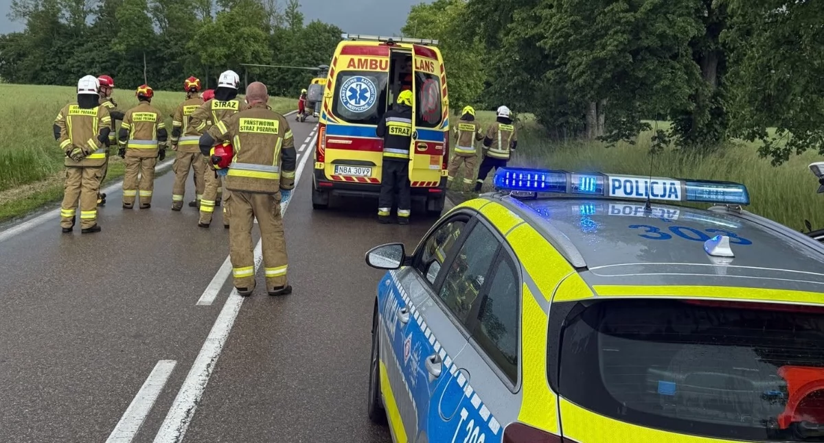 Podsumowanie weekendu na drogach powiatu bartoszyckiego. Pijani kierowcy, wypadek motocyklistów w rejonie Łabędnika i auto uderzone w drzewo w Wiatrowcu (Fot. KPP Bartoszyce)