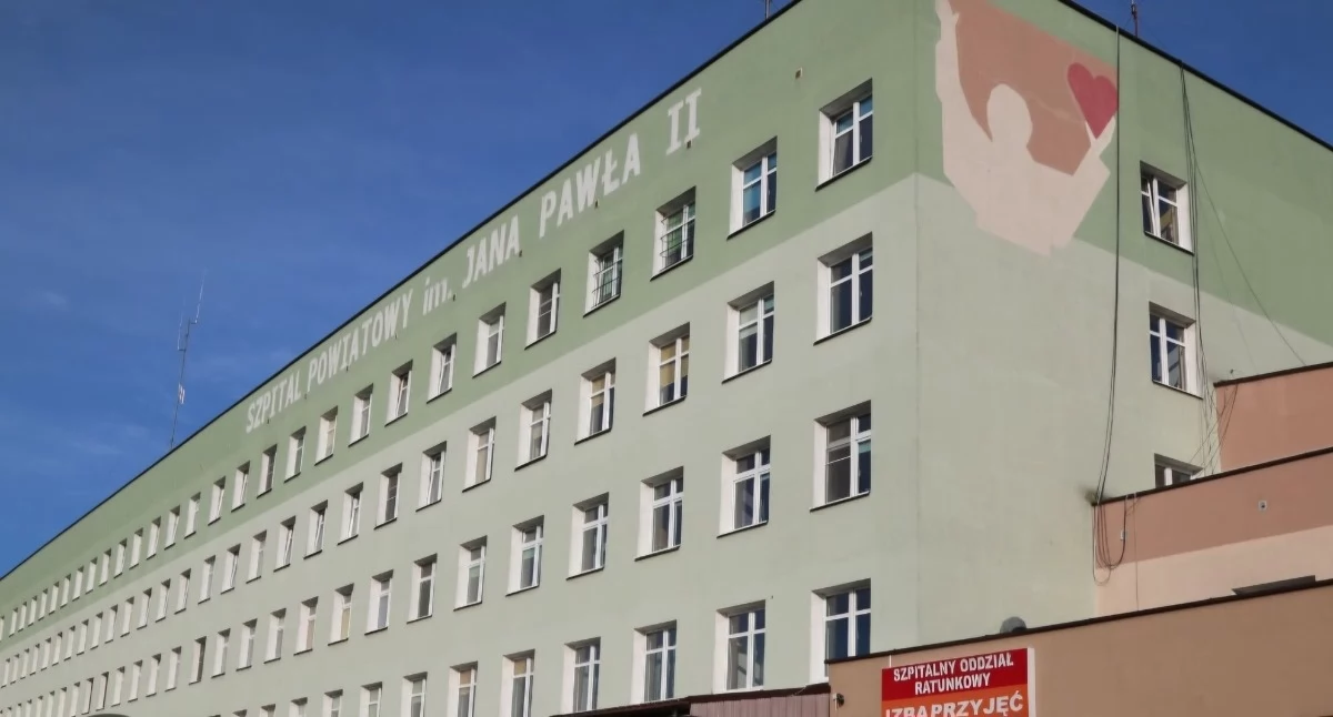 Szpital przygotowuje konsolidację trzech oddziałów, zapewniając, że nie planuje ich likwidacji. (Fot. materiały Szpitala Powiatowego w Bartoszycach)