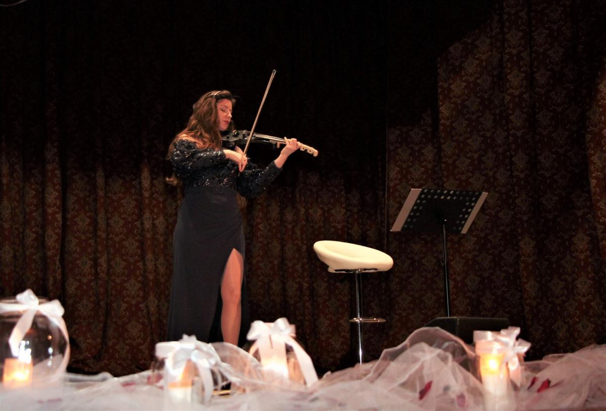 Główną atrakcją był koncert w wykonaniu włoskiego tenora Sergio Bettasa, który przy akompaniamencie niezwykle utalentowanej skrzypaczki YLO Violin, czyli Ilony Perz-Golki