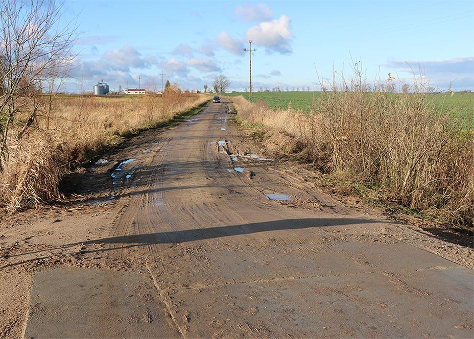 Podczas prac zostanie wykonana zupełnie nowa podbudowa jezdni, która będzie zwieńczona drogowymi płytami betonowymi o grubości 15 cm
