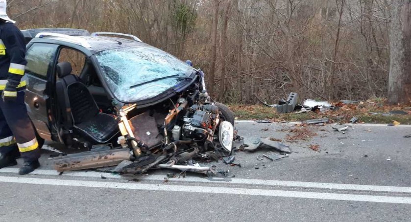 Auto uległo całkowitemu zniszczeniu (Fot. KPP Bartoszyce)