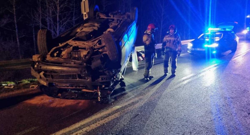 Zarówno kierowca busa, jak i dwoje jego pasażerów byli trzeźwi (Fot. KPP Bartoszyce)