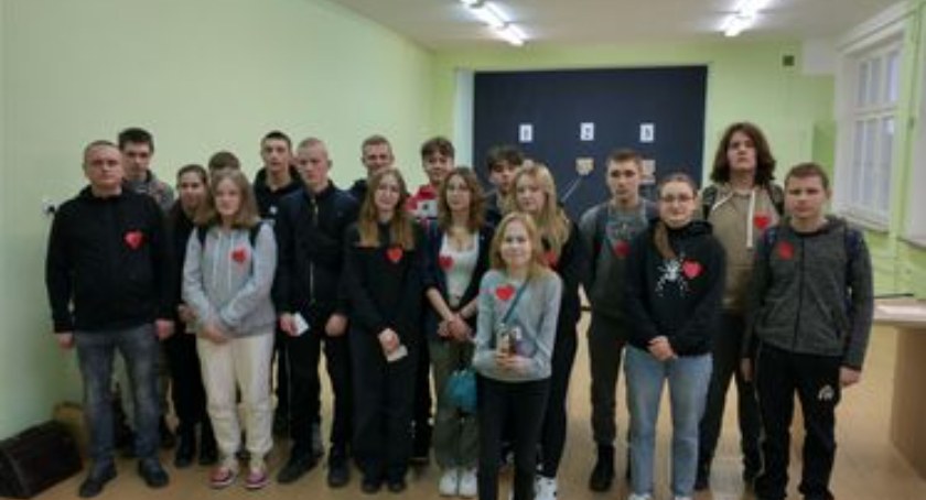 W zawodach uczestniczyło 21 uczniów, którzy strzelali z karabinków pneumatycznych w postawie stojącej Fot. Jarosław Puszko