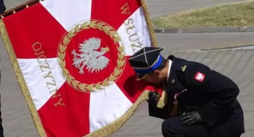 Nowy komendant Powiatowej Państwowej Straży Pożarnej w Bartoszycach mł. bryg. Krystian Masalski odebrał powołanie na stanowisko