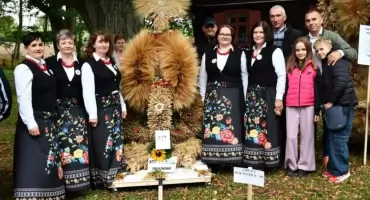 Wieniec z Troszkowa wyróżniony na dożynkach wojewódzkich w Olsztynku